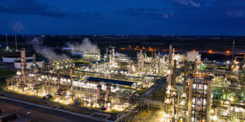 Oil and gas and petrochemical industry are reported as traditional energy in the GETI report.